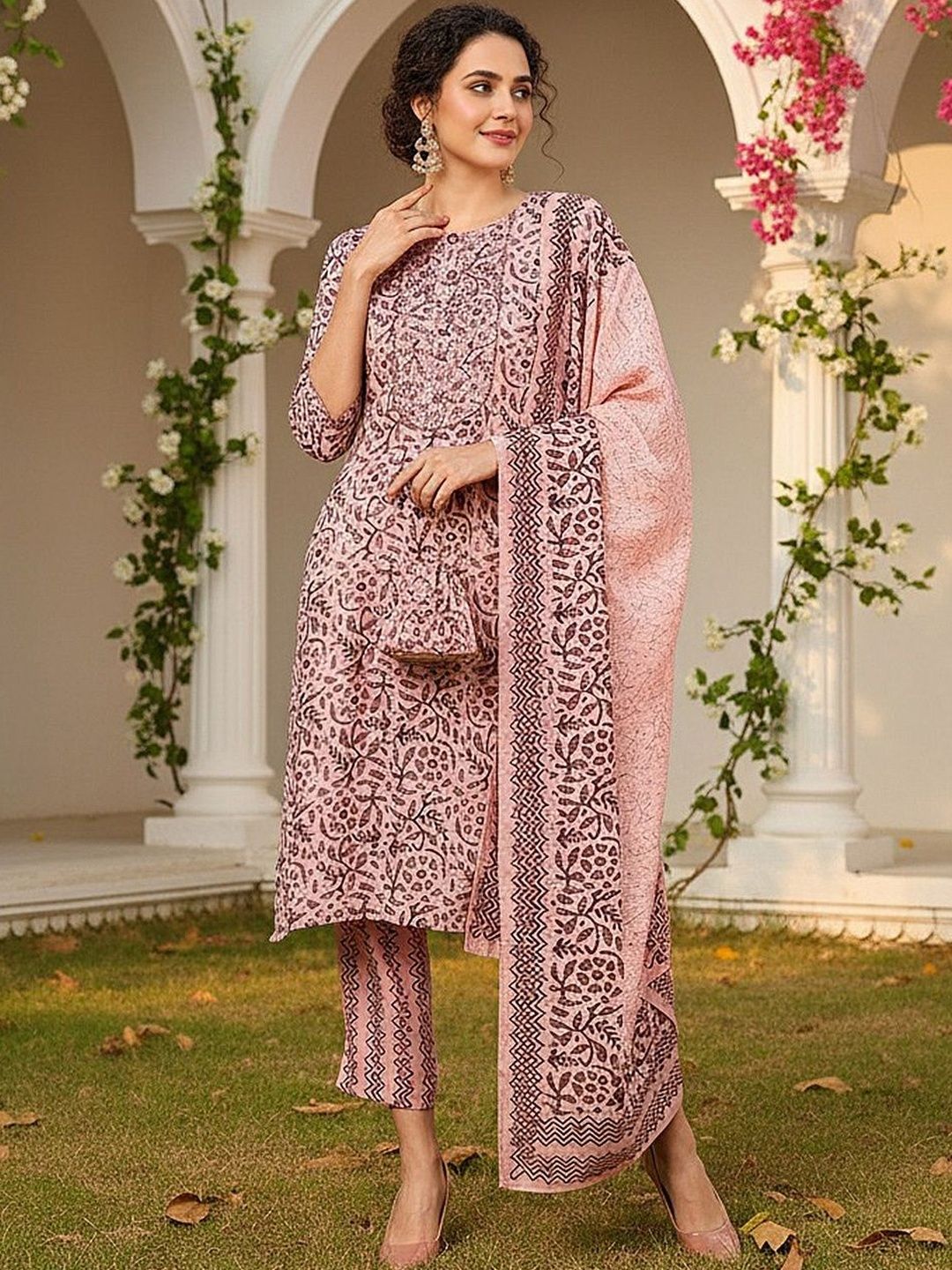 Dhiyona KL Floral Printed Round Neck Straight Kurta With Trousers & Dupatta