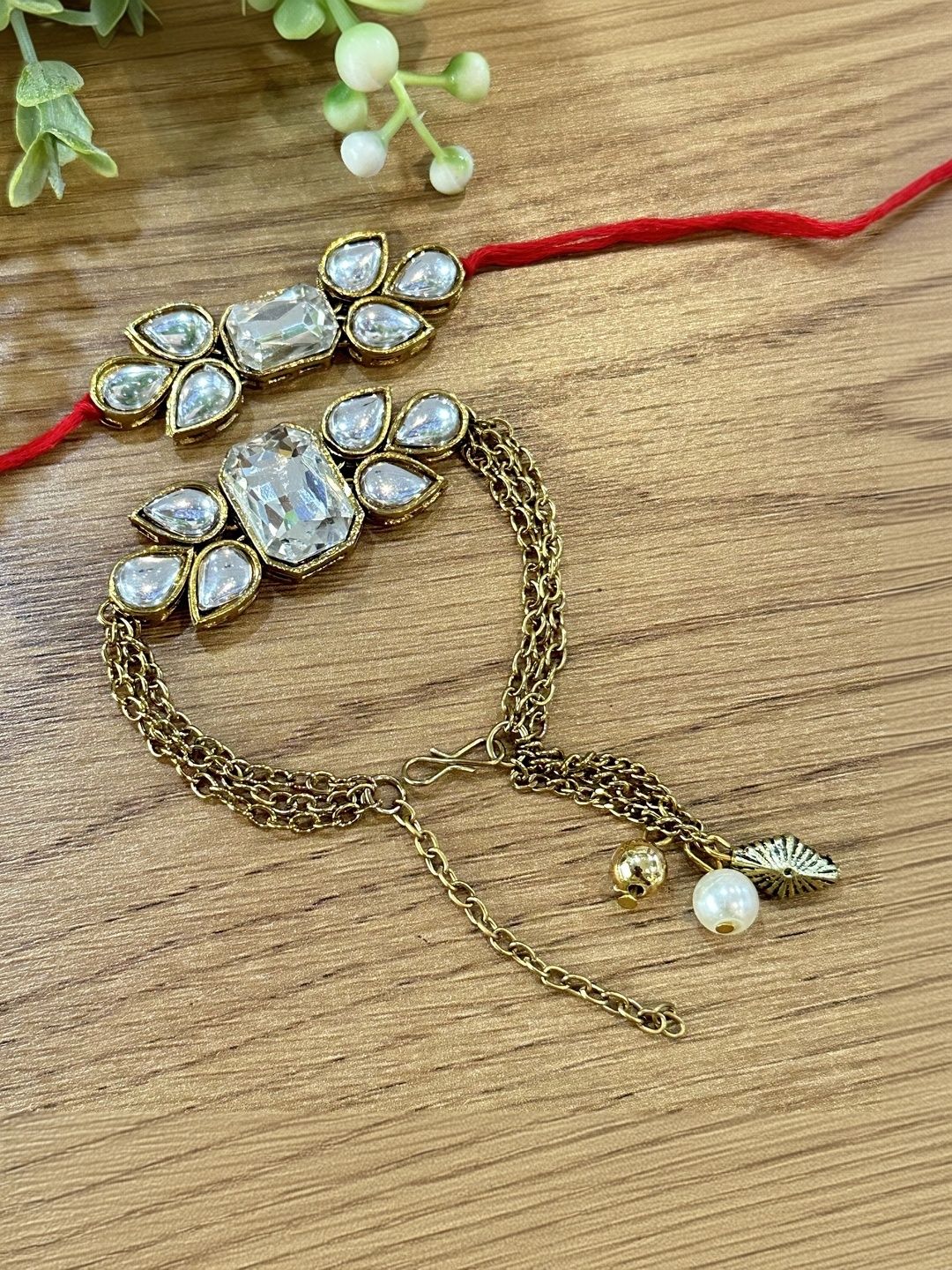 Dhiyona Rakhi