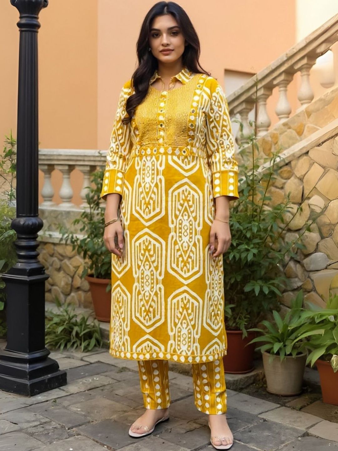Dhiyona IE Women Geometric Printed Cotton Kurta with Trousers