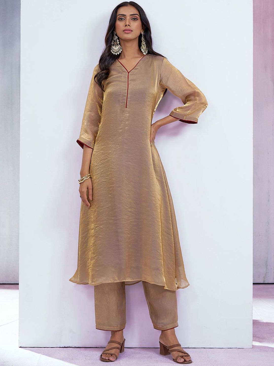 Dhiyona CH V-Neck A-Line Kurta With Trouser