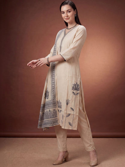 Women Ethnic Motifs Embroidered Regular Thread Work Kurta with Trousers & With Dupatta