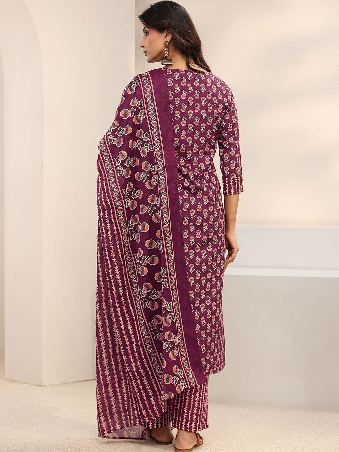 Women Floral Printed Regular Kurta with Trousers & With Dupatta
