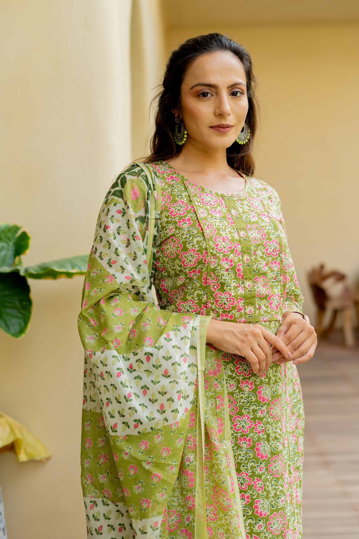 Dhiyona KL Floral Printed Round Neck Beads and Stones Pure Cotton Kurta With Trouser & Dupatta