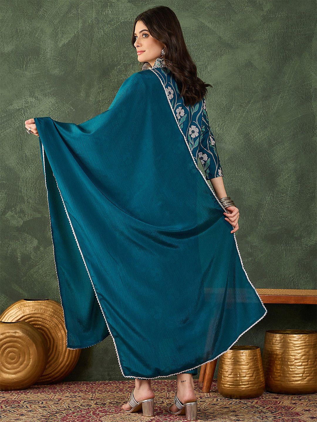 Dhiyona KL Women Printed Straight Kurta Set
