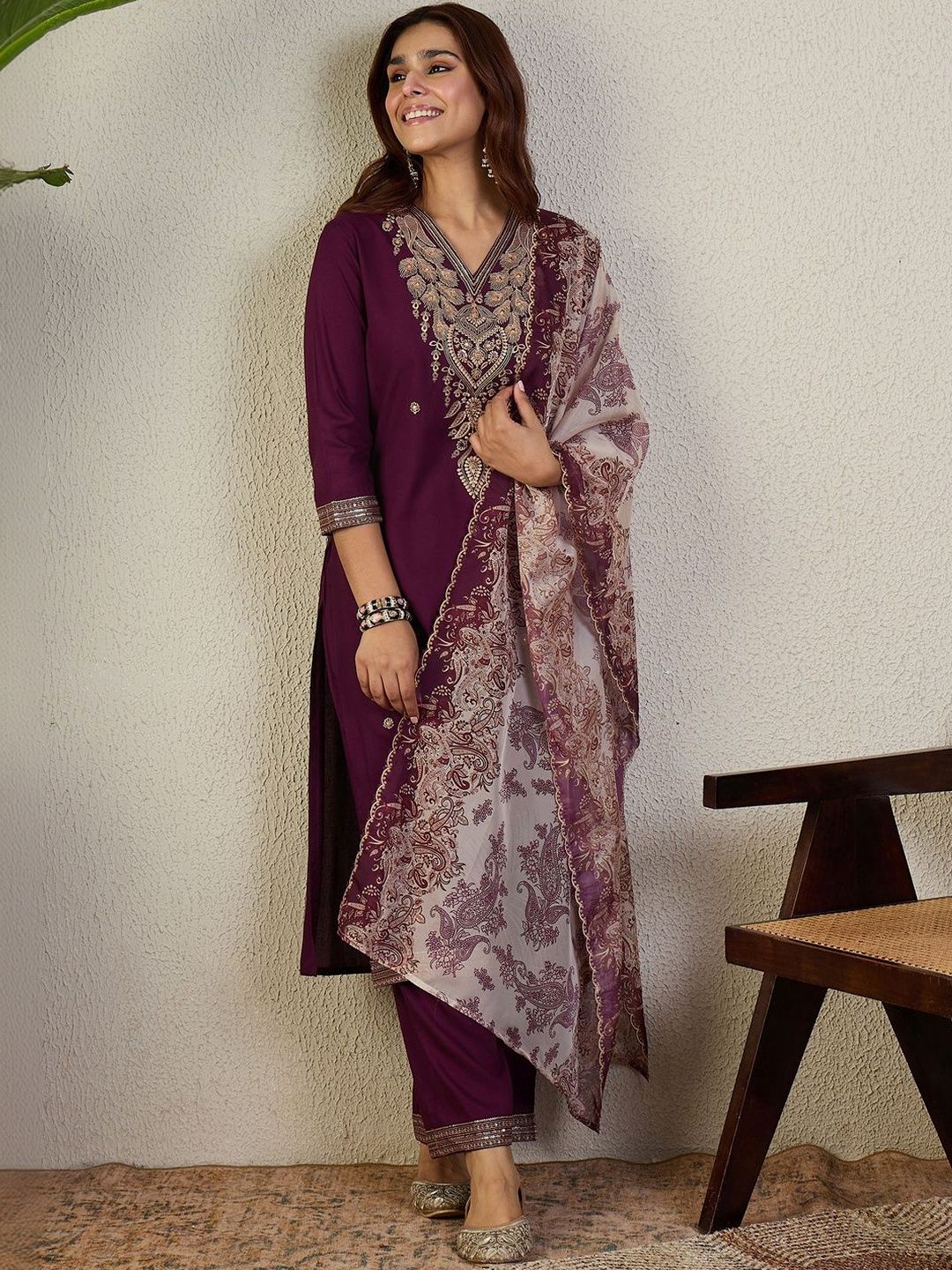 Dhiyona IE Women Ethnic Motifs Embroidered Regular Thread Work Kurta with Trousers & Dupatta