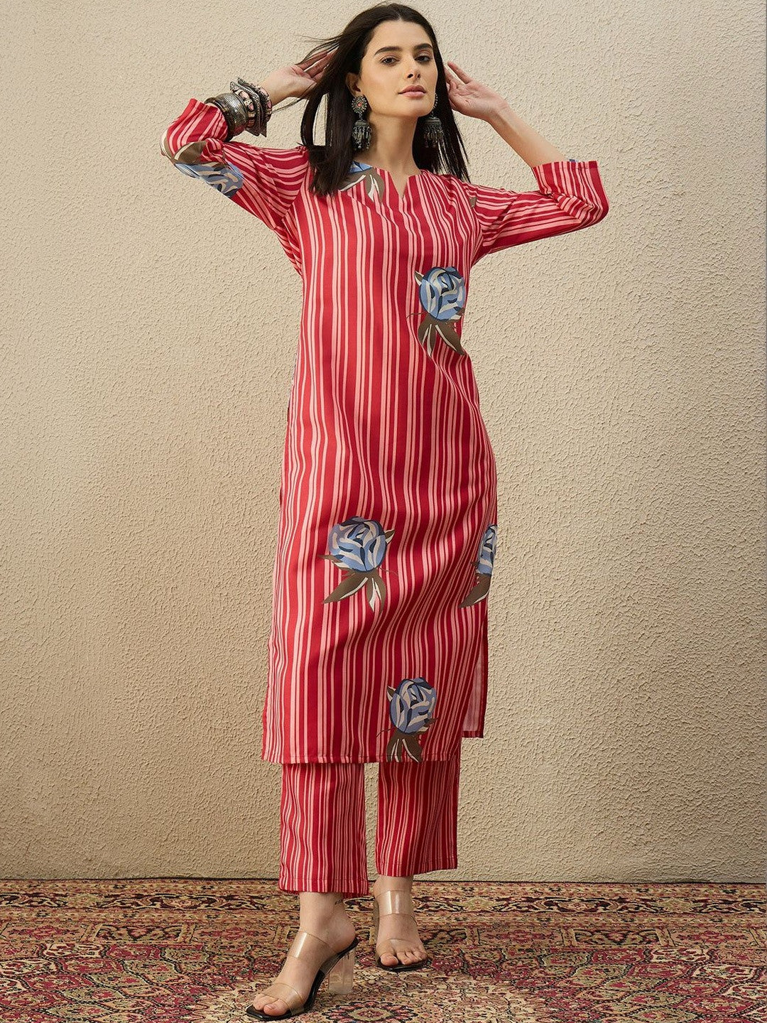 Women Printed Regular Kurta with Trousers