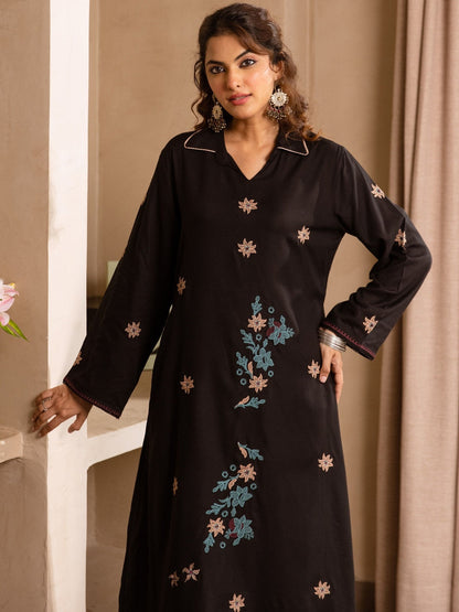Floral Embroidered Shirt Collar Thread Work Kurta With Trousers