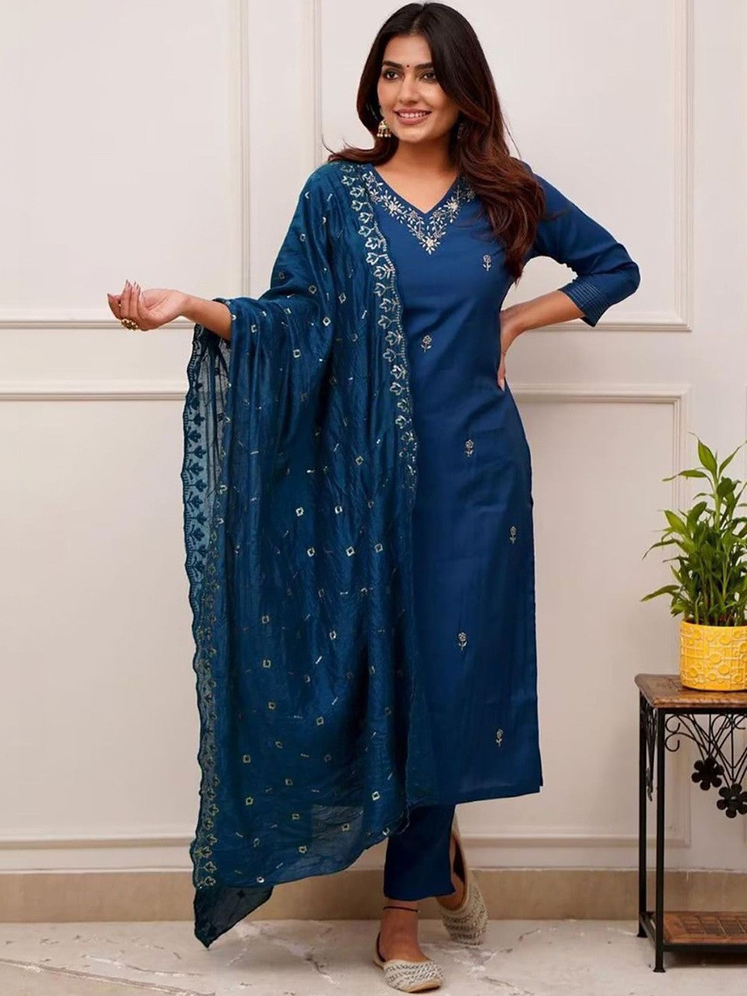 Embroidered V-Neck Kurta & Trousers Kurta Set