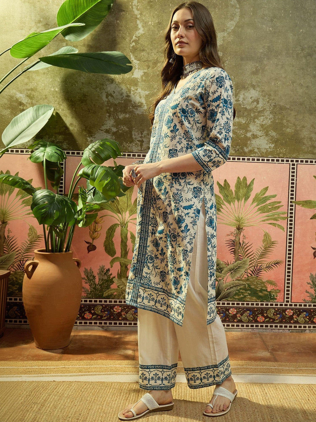 Floral Printed Pure Cotton V-Neck Straight Kurta With Trousers