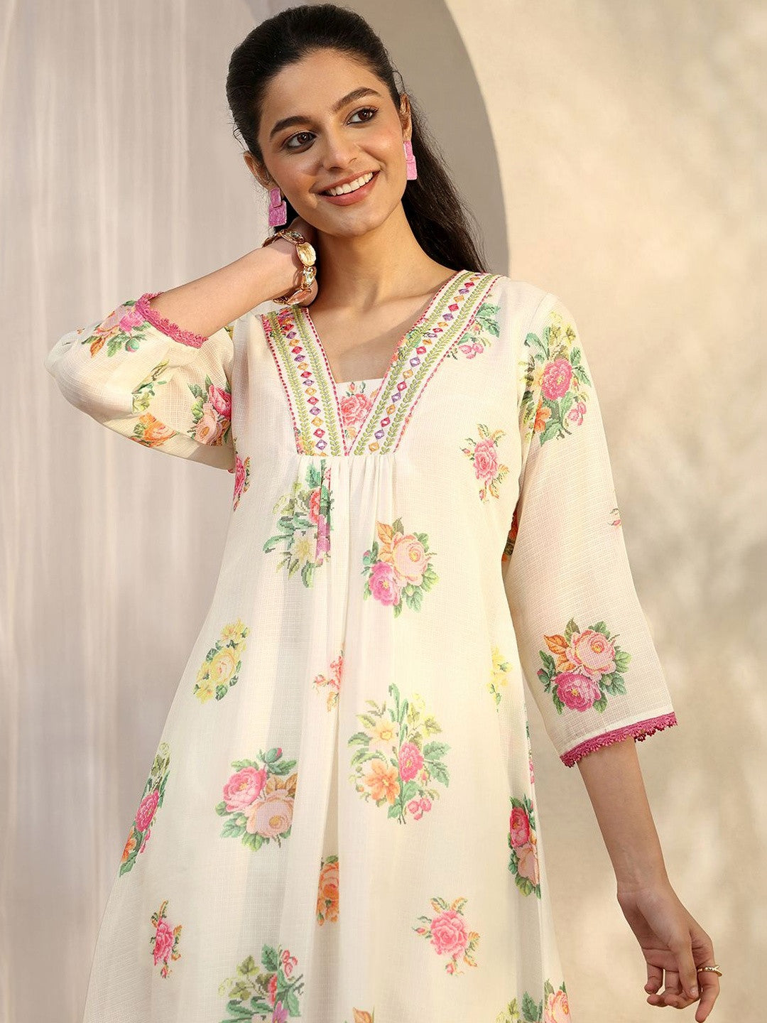 Women Floral Printed Empire Thread Work Kurta with Trousers & With Dupatta