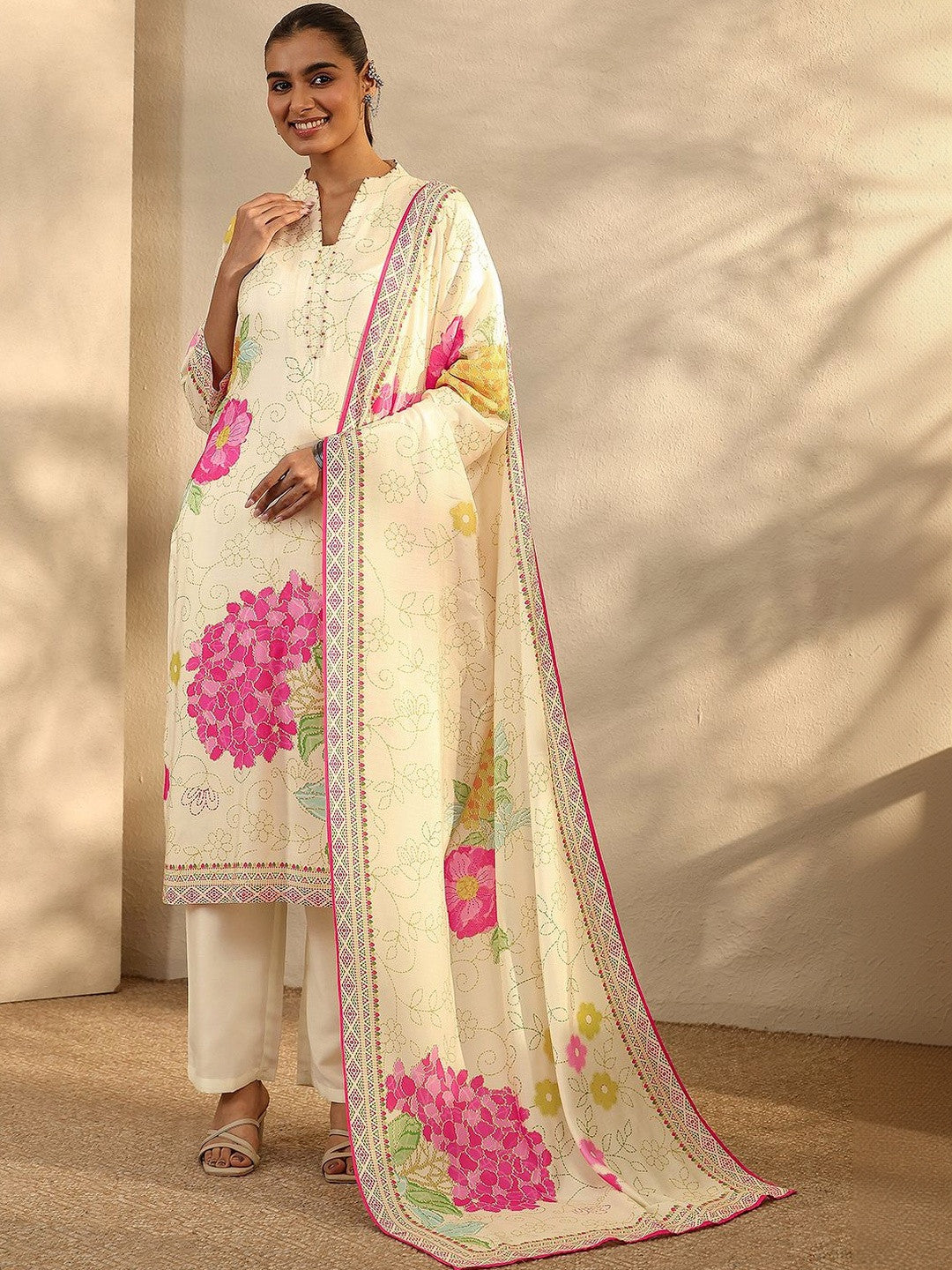 Women Floral Printed Regular Thread Work Kurta with Trousers & With Dupatta