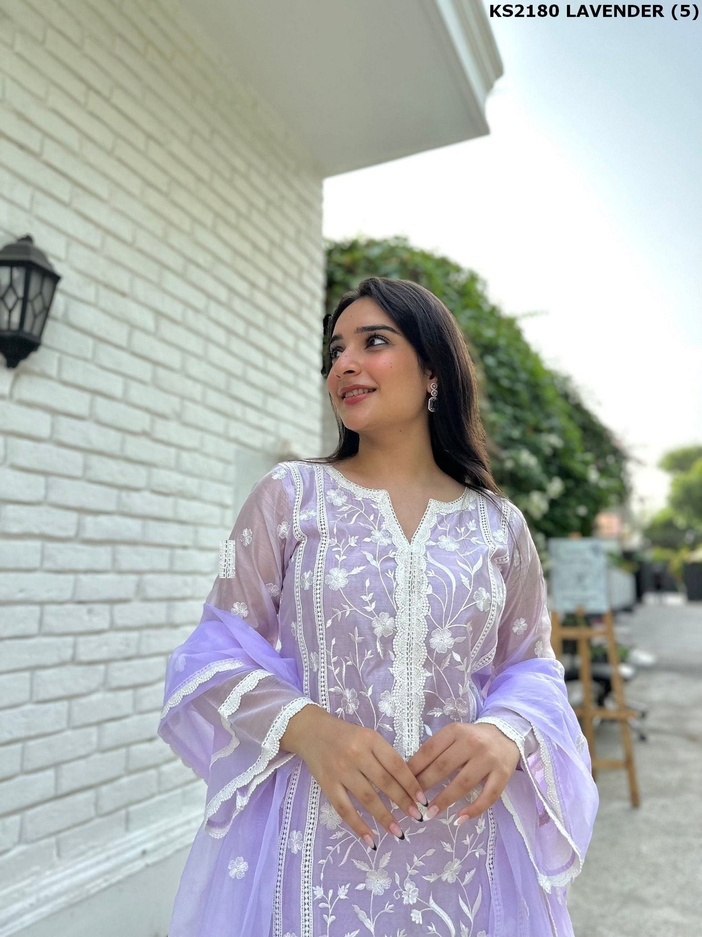 Dhiyona KL Women Floral Embroidered Regular Thread Work Kurta with Palazzos & With Dupatta