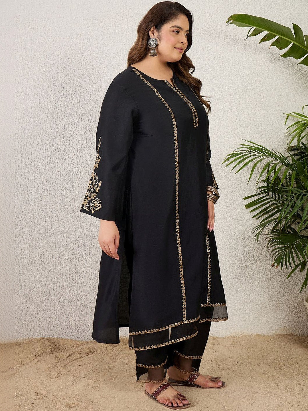 Plus Size Ethnic Motifs Embroidered Regular Thread Work Kurta with Trousers