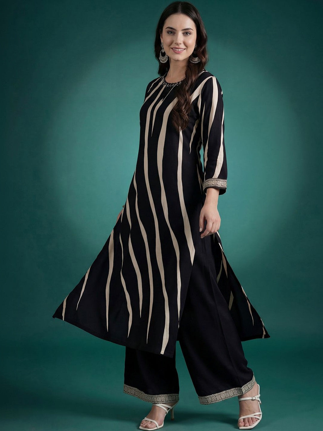 Women Printed Regular Thread Work Kurta with Palazzos