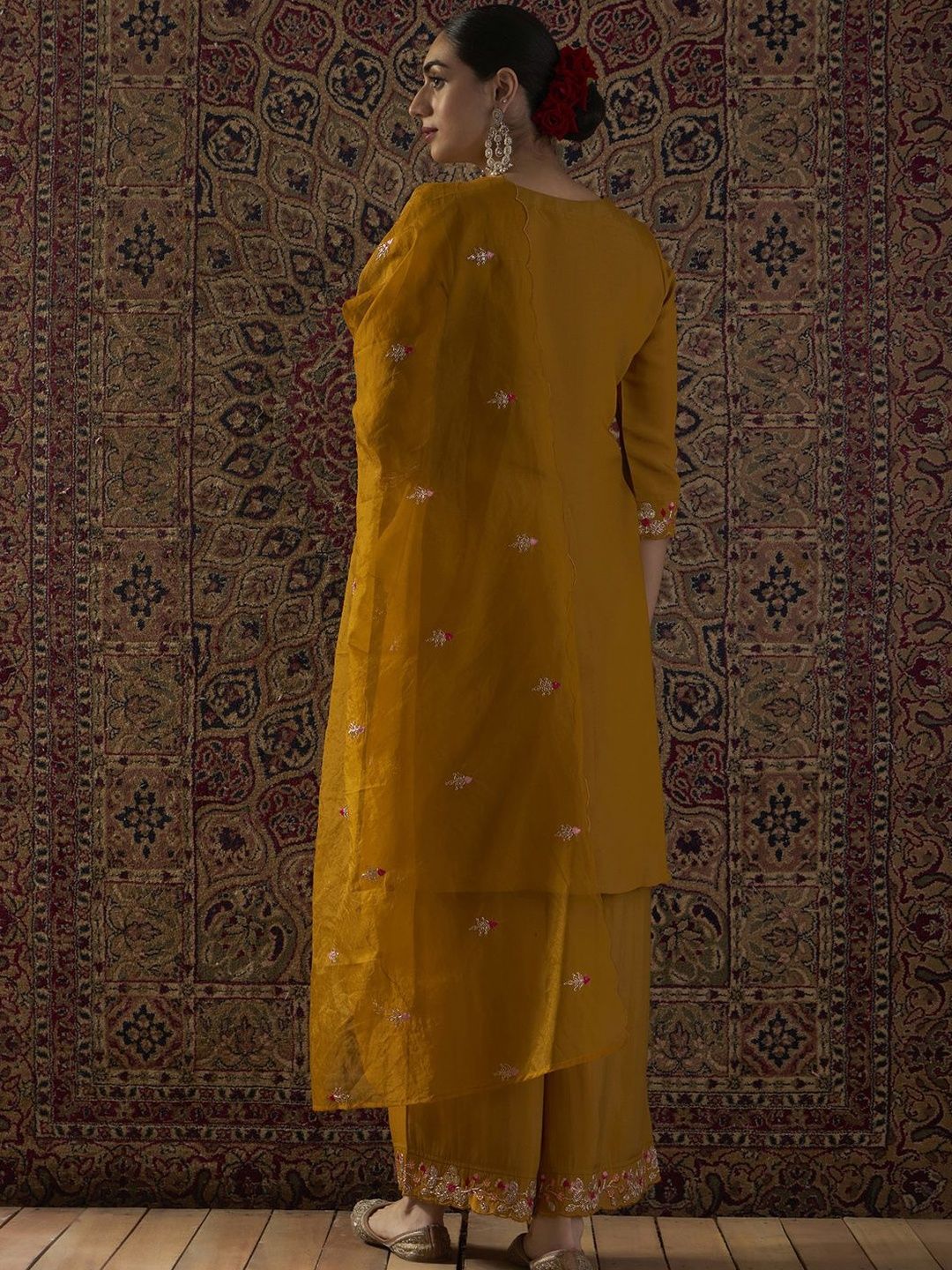 Ethnic Motifs Embroidered Round Neck Thread Work Kurta With Palazzos & Dupatta