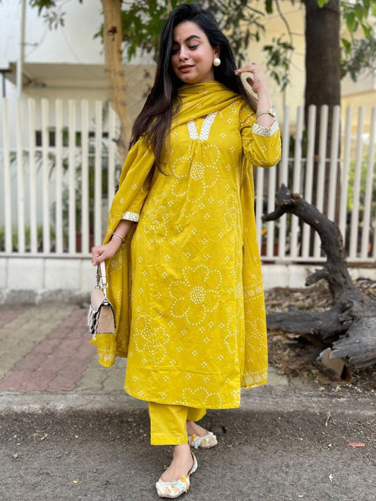 Dhiyona KL Women Floral Printed V Neck A-Line Kurta with Trousers & Dupatta
