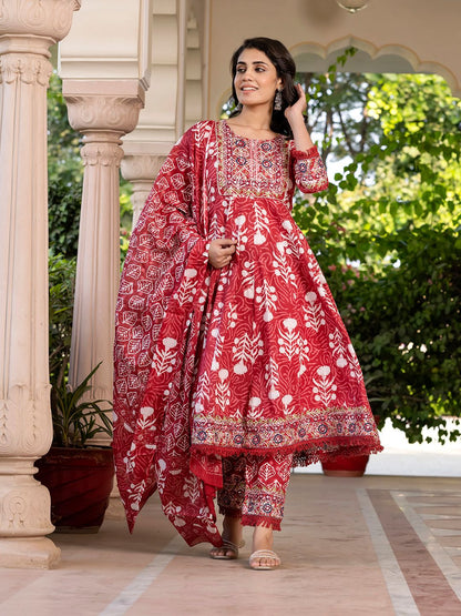 Dhiyona KL Women Floral Printed Regular Pure Cotton Kurta with Palazzos & With Dupatta