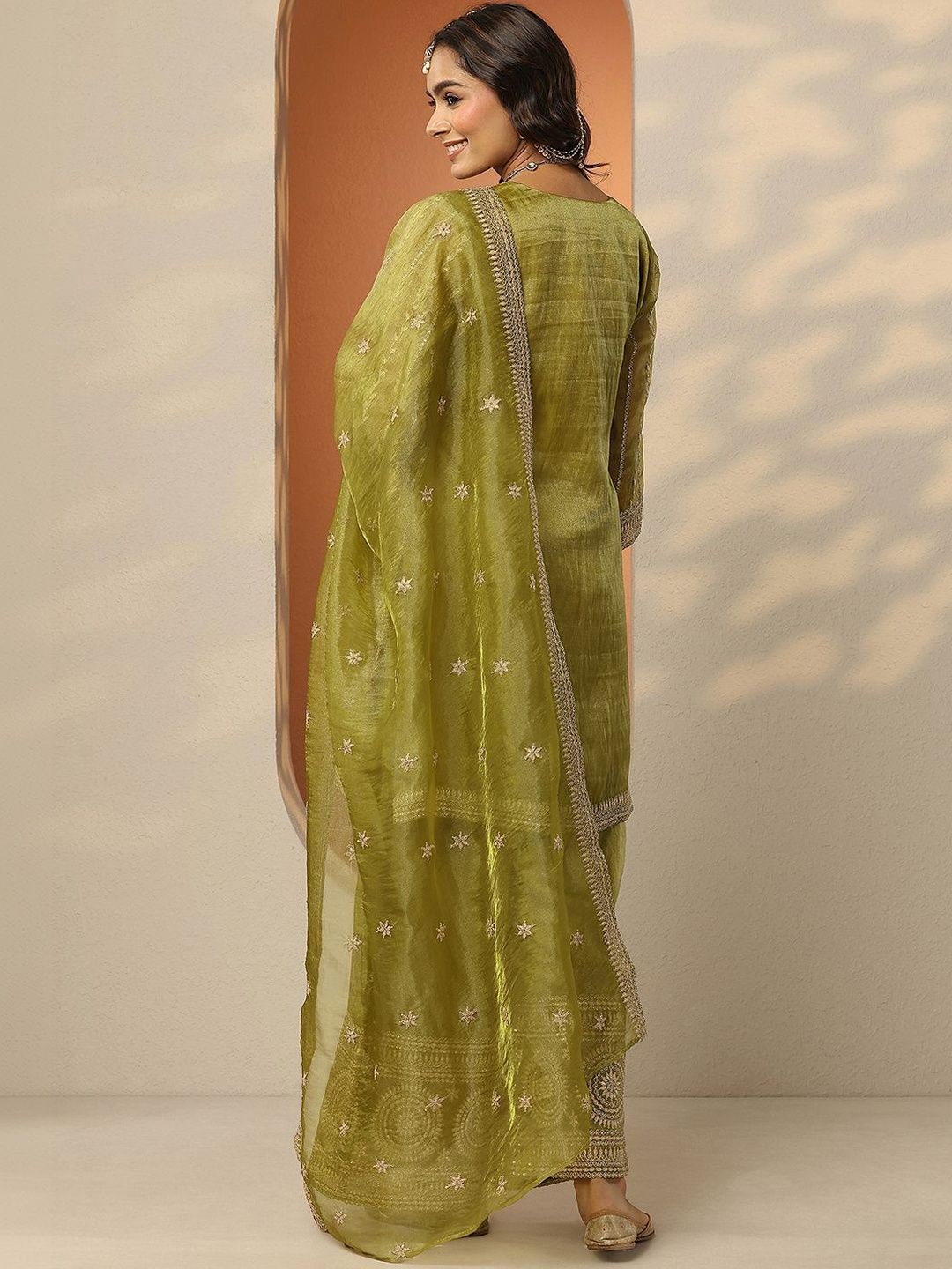 Dhiyona LL Women Ethnic Motifs Embroidered Regular Thread Work Kurta with Palazzos & With Dupatta