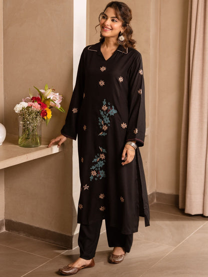 Floral Embroidered Shirt Collar Thread Work Kurta With Trousers