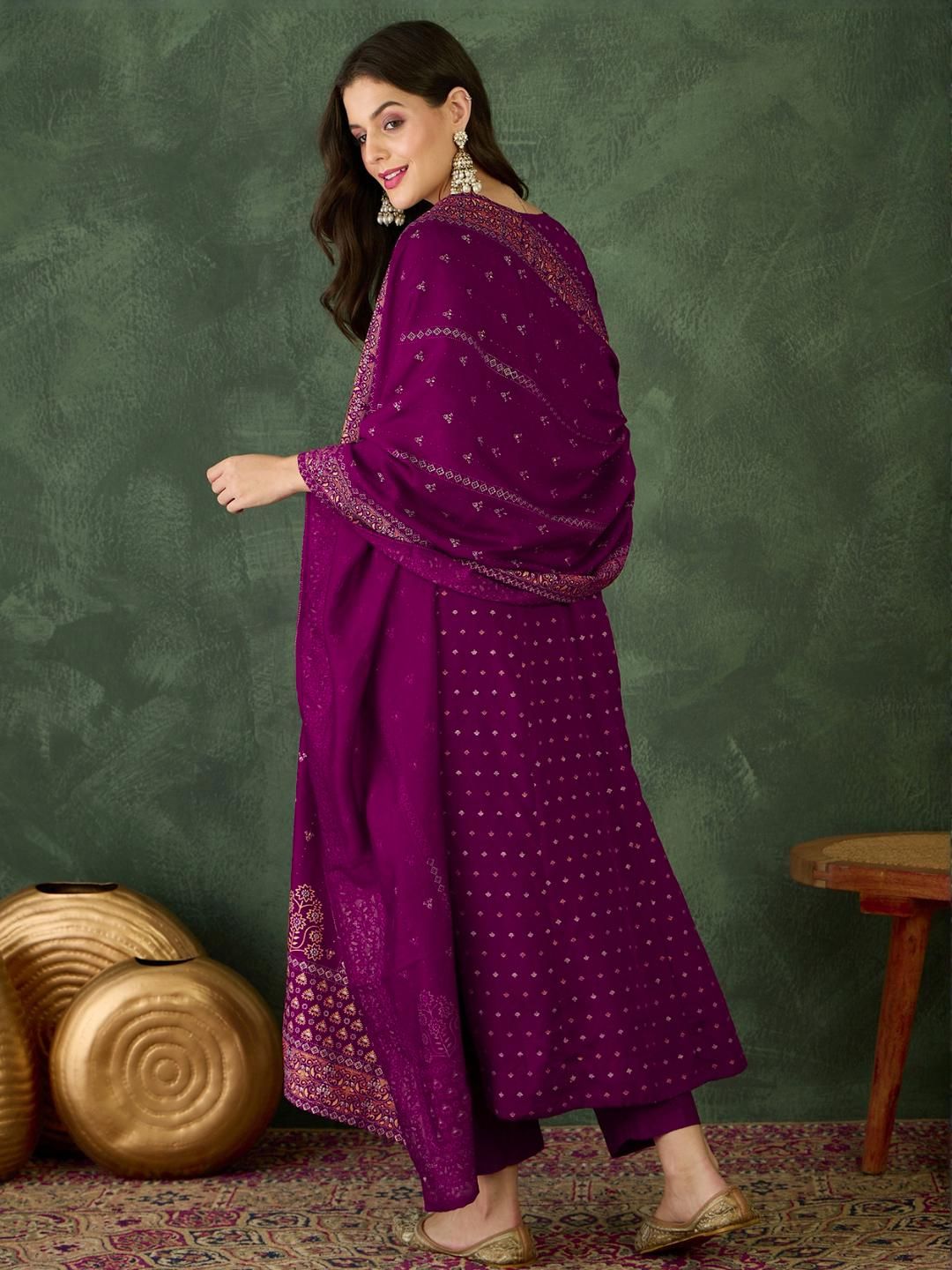 Dhiyona KL Women Purple Art Silk Embroidered Kurta Sets