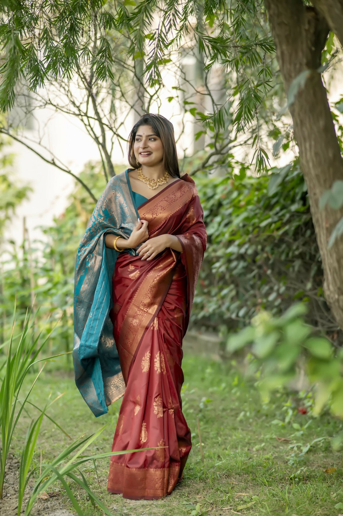 Women Krishna Maroon Saree With Unstiched Blouse