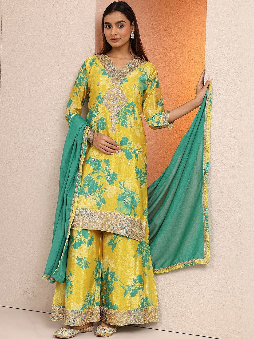 Women Floral Printed Regular Thread Work Kurta with Palazzos & With Dupatta