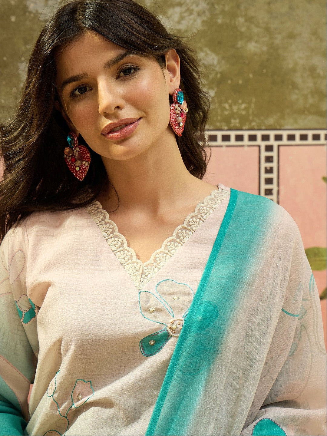 Women Floral Printed Regular Thread Work Linen Kurta with Trousers & With Dupatta