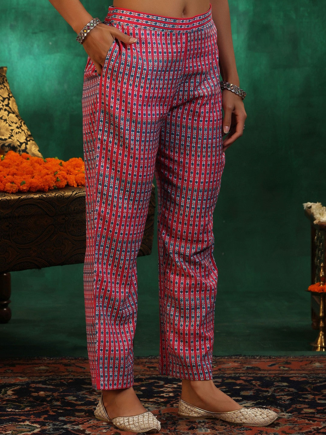Women Ethnic Motifs Printed Regular Linen Kurta with Trousers & With Dupatta