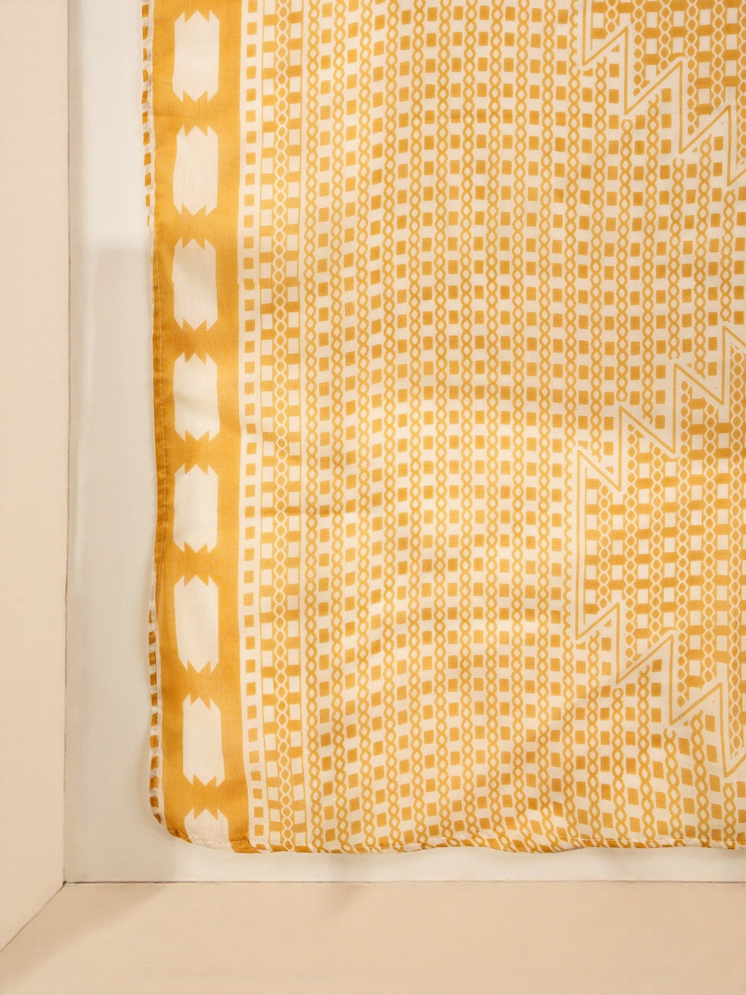 Women's Yellow & White Geometric Printed Kurta Dupatta Set
