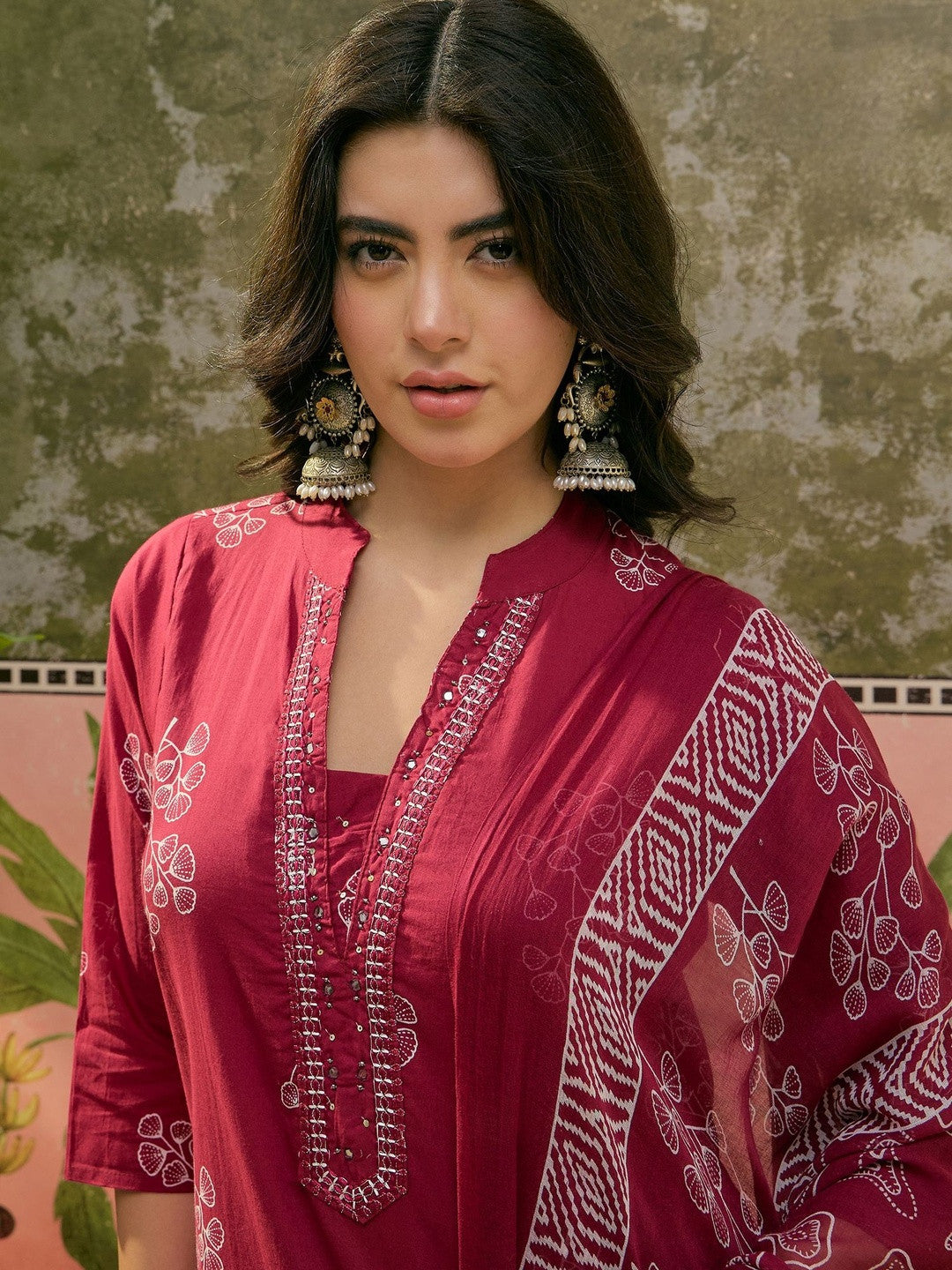 Printed Mandarin Collar Kurta & Trousers With Dupatta