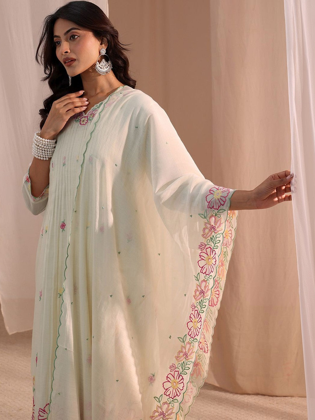 Women Floral Embroidered Regular Thread Work Chanderi Cotton Kurta with Trousers & With Dupatta