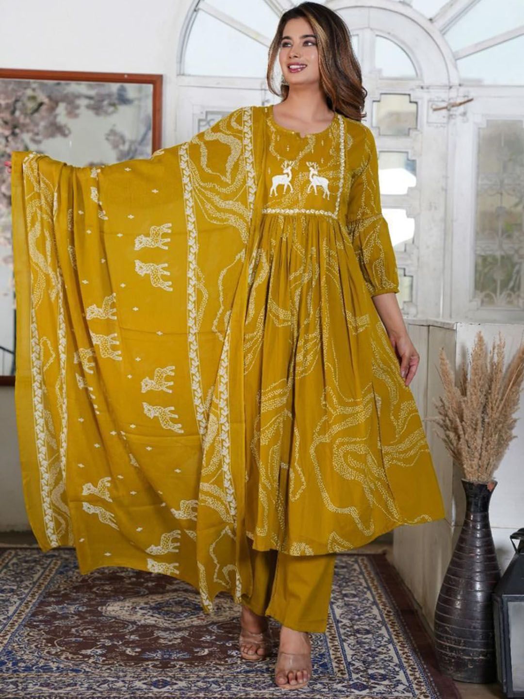 Dhiyona KL Abstract Printed Notch Neck Thread Work Pure Cotton Kurta With Trousers & Dupatta