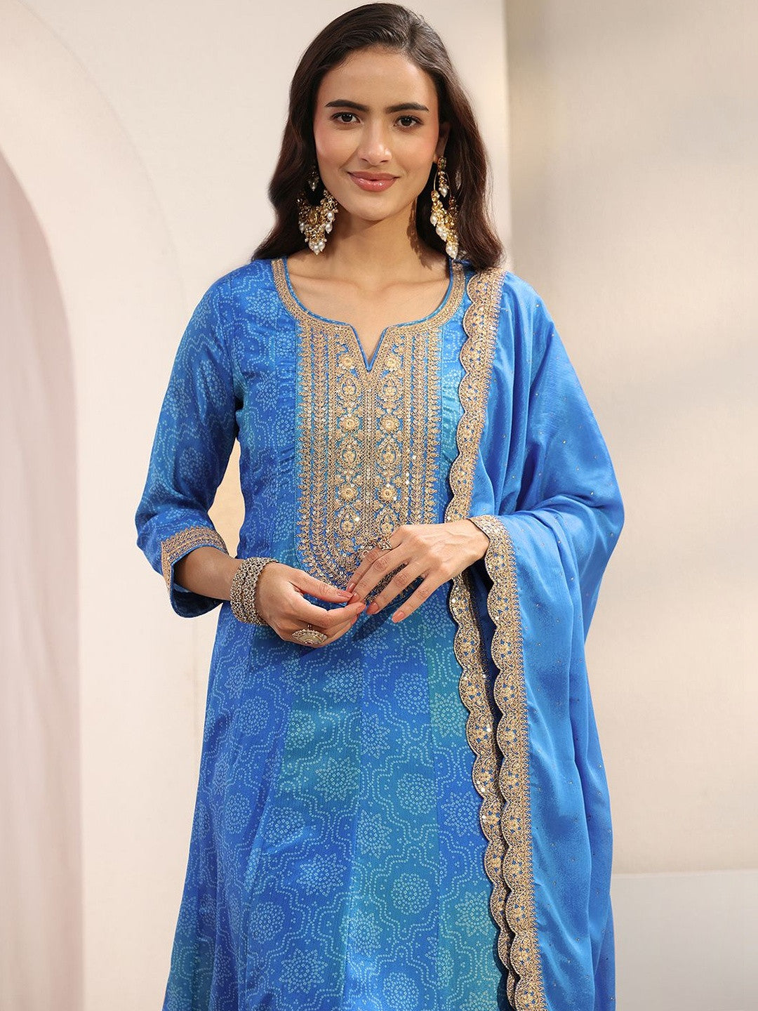 Women Ethnic Motifs Printed Regular Thread Work Kurta with Trousers & With Dupatta