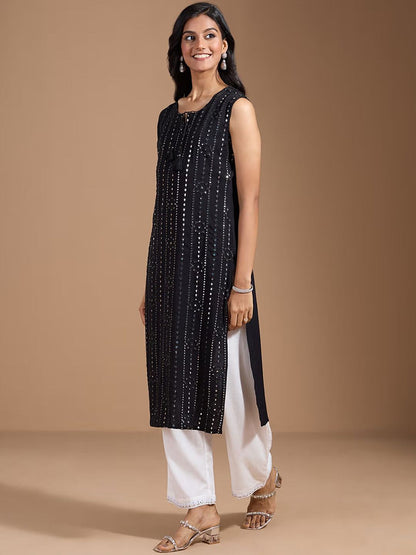 Dhiyona OD  Women Thread Work Kurta