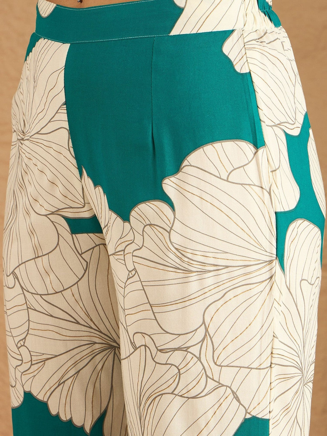 Floral Printed Round Neck Kurta & Trousers