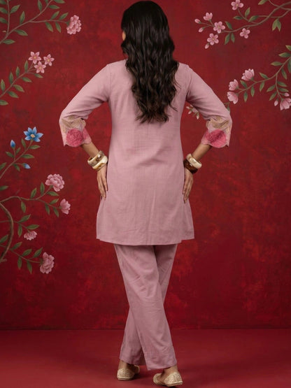 Women Floral Embroidered Regular Thread Work Kurti with Trousers