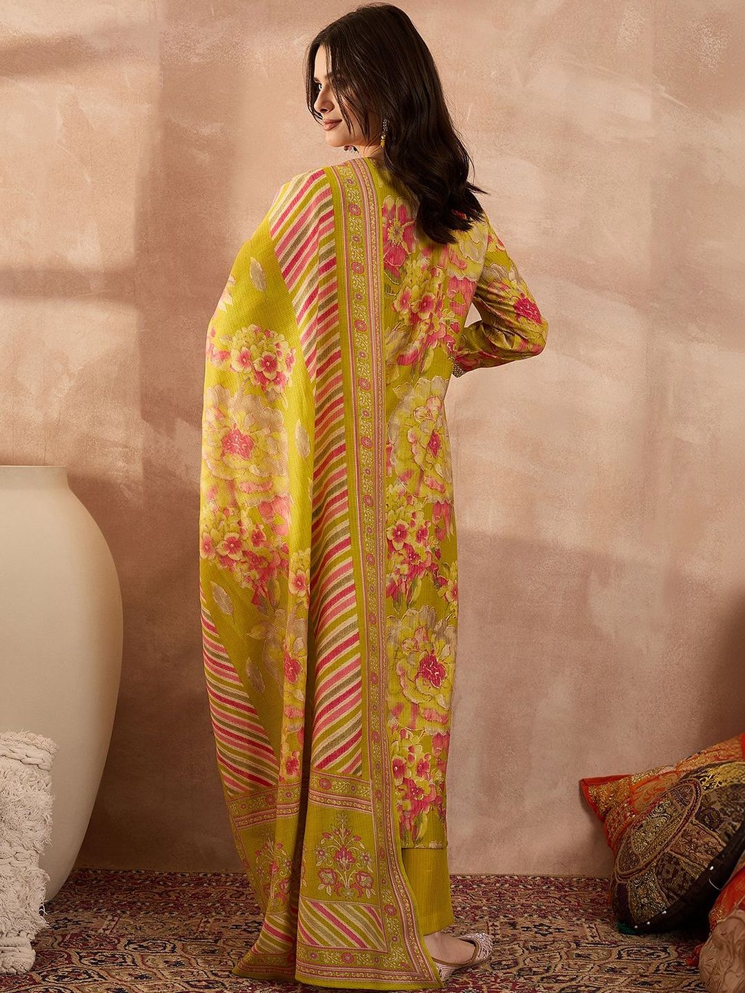 Dhiyona KL Women Floral Printed Regular Thread Work Kurta with Trousers & With Dupatta