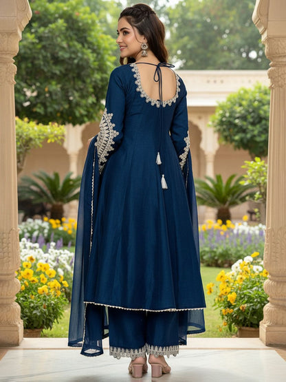 Dhiyona KL Women Embroidered Empire Thread Work Kurta with Palazzos & With Dupatta