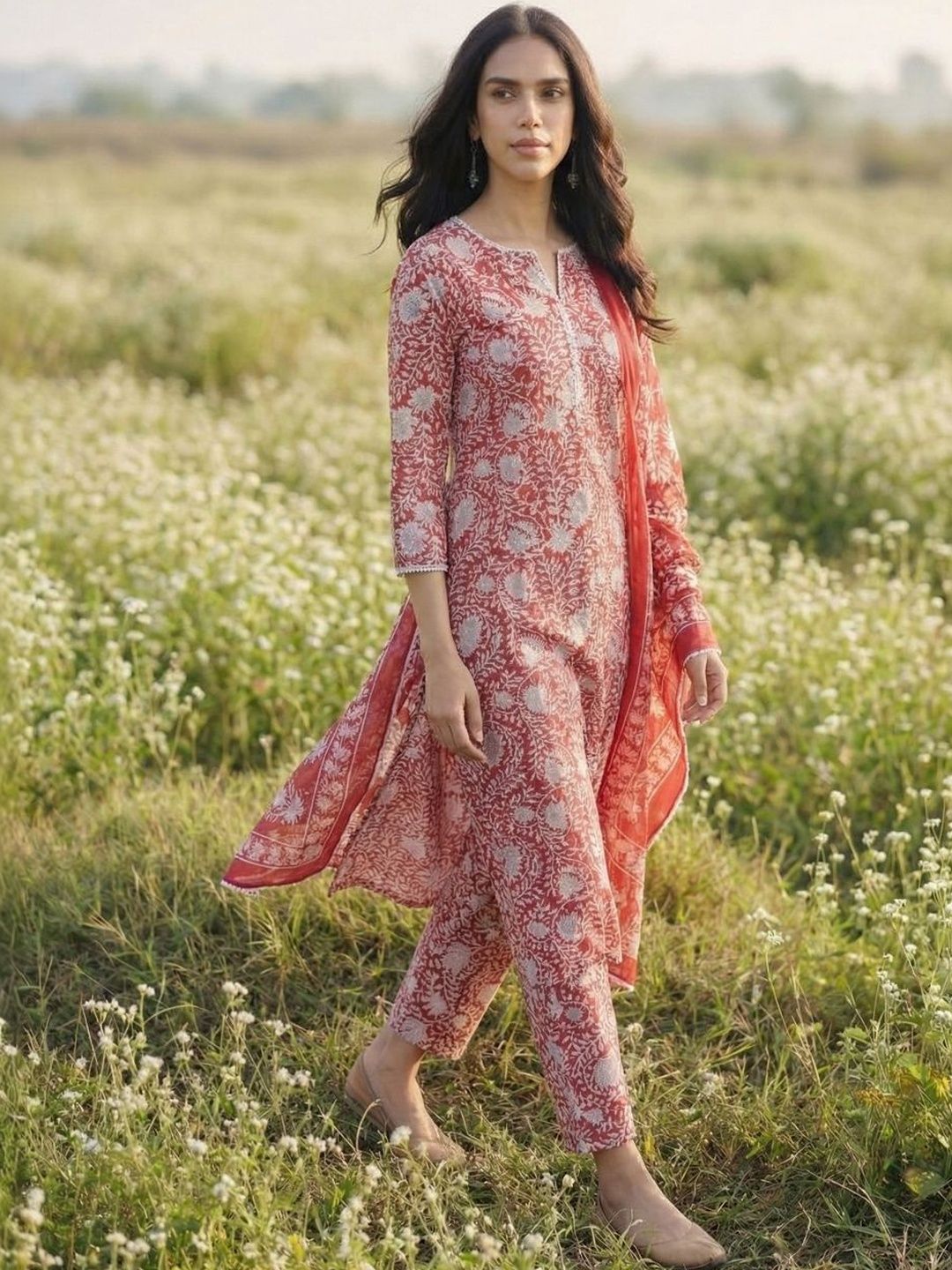 Red Women Floral Printed Regular Kurta with Trousers & With Dupatta