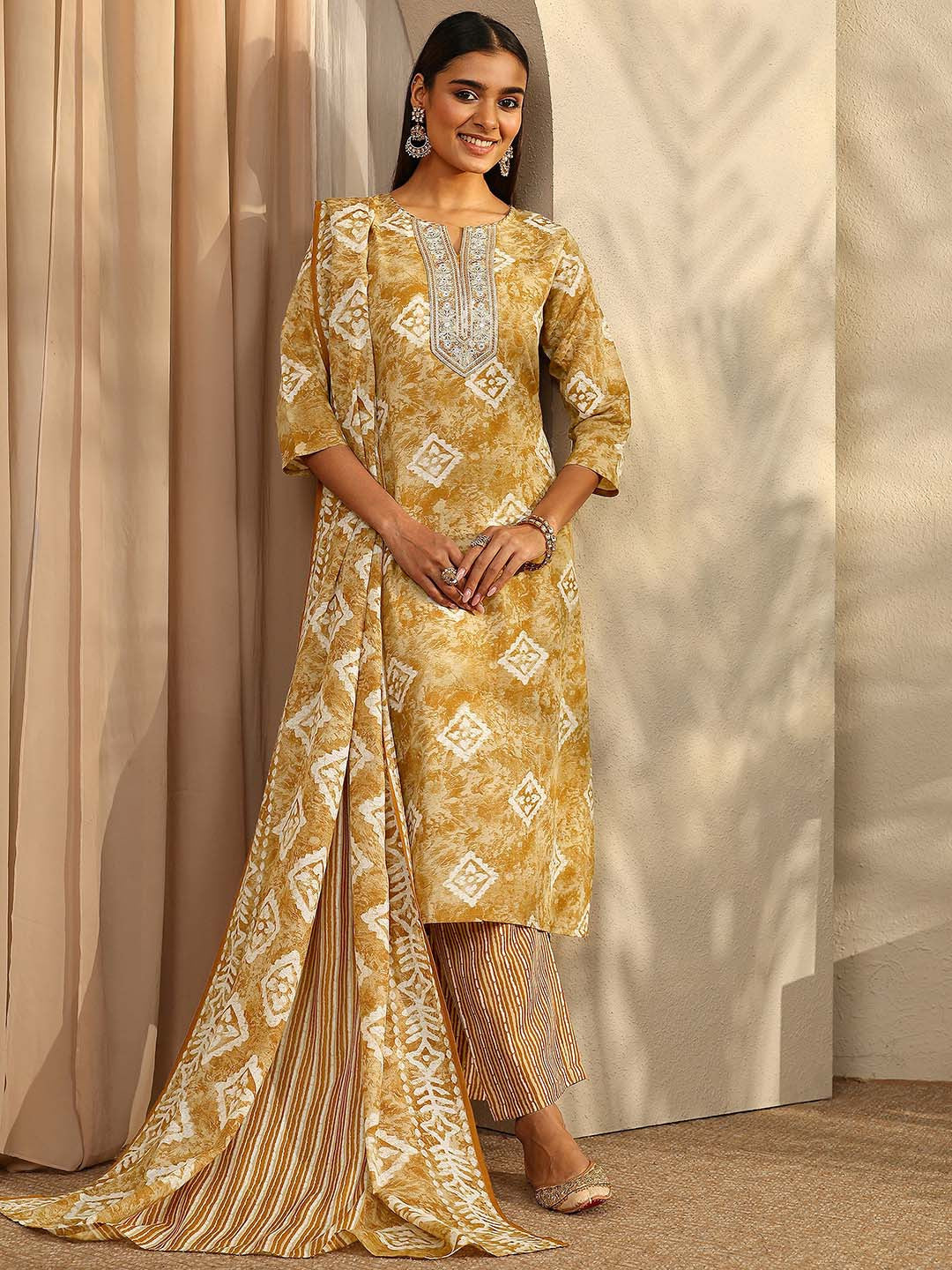 Women Ethnic Motifs Printed Regular Thread Work Kurta with Trousers & With Dupatta