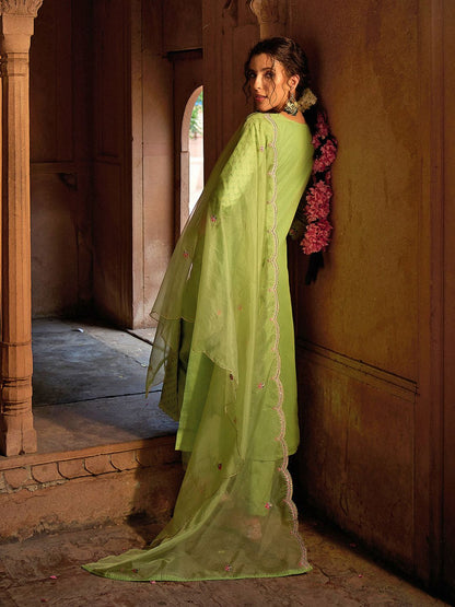 Dhiyona CH Women Floral Embroidered Kurta with Trousers & Dupatta