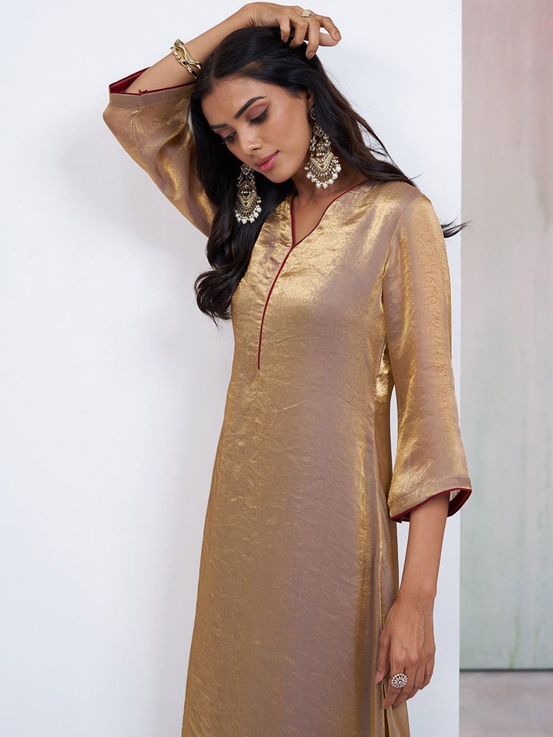 Dhiyona CH V-Neck A-Line Kurta With Trouser