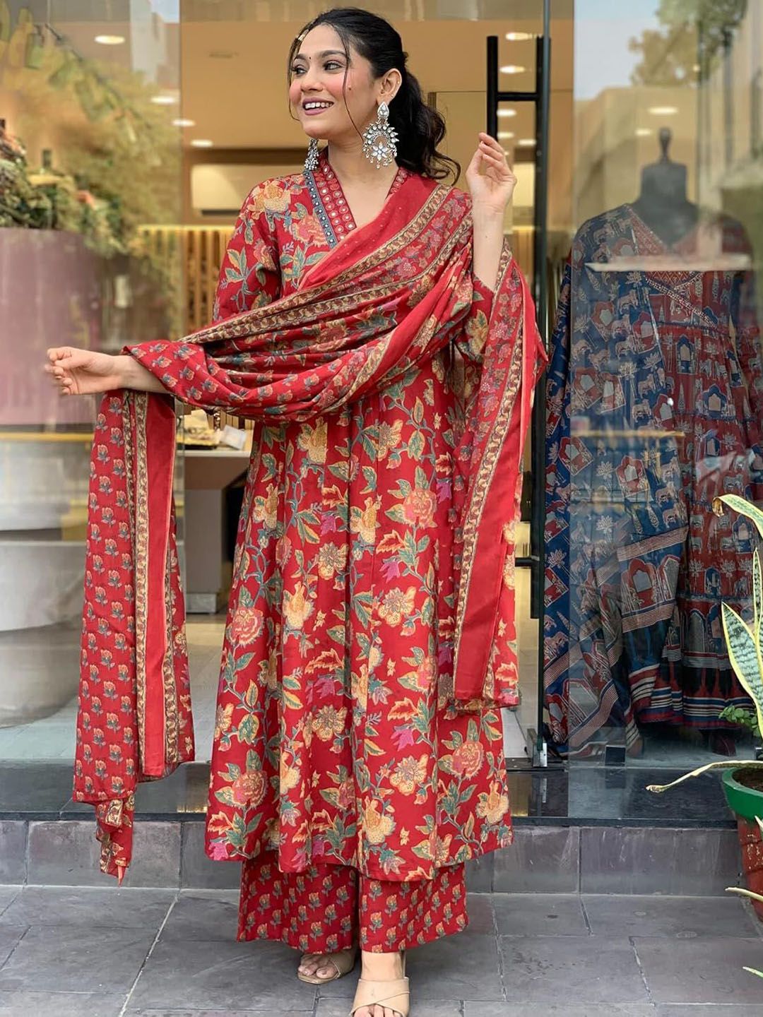 Dhiyona KL Women Floral Printed Regular Pure Cotton Kurta with Trousers & With Dupatta