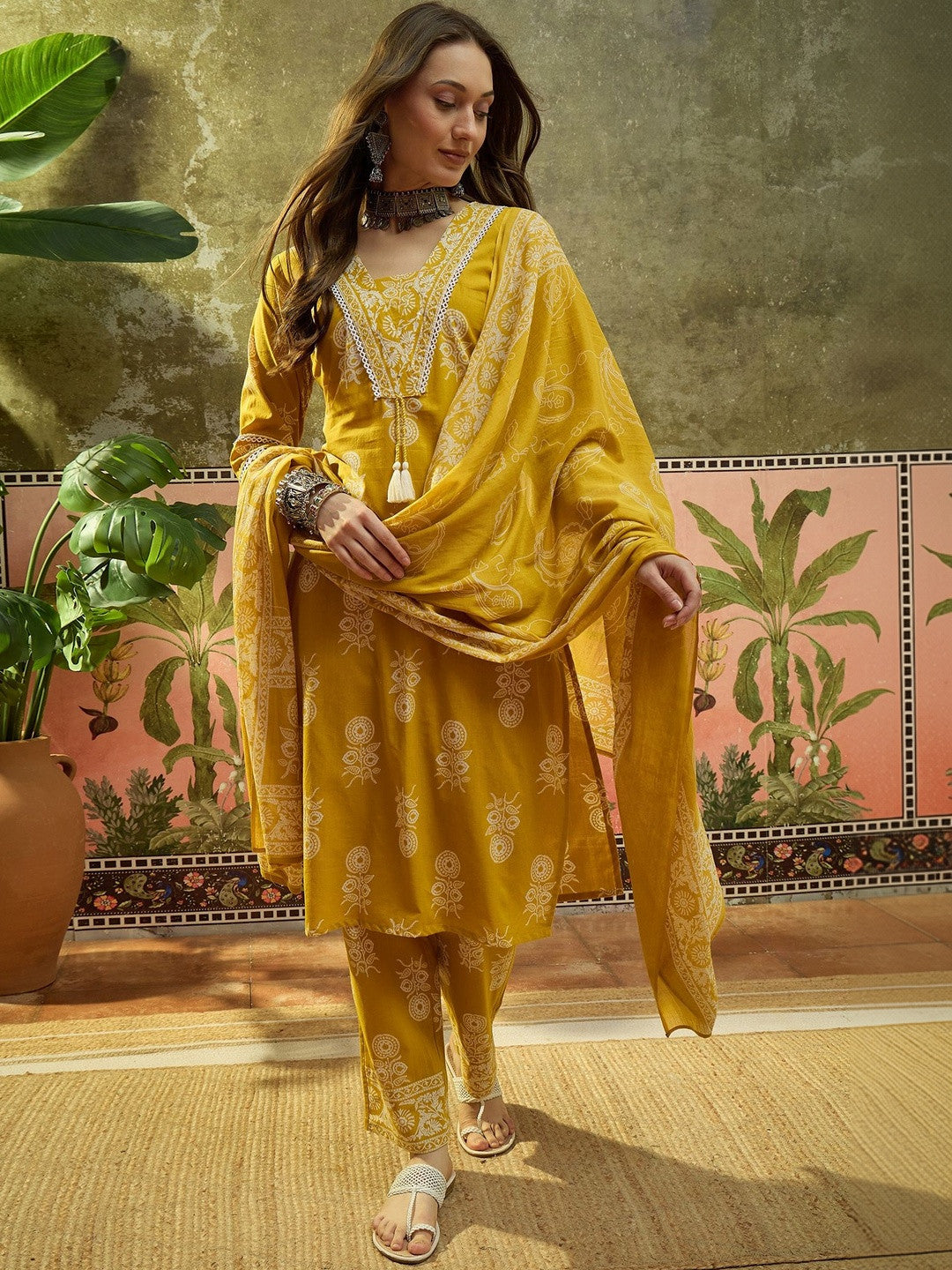 Dhiyona SN Embroidered Pure Cotton V-Neck Kurta & Trousers With Dupatta