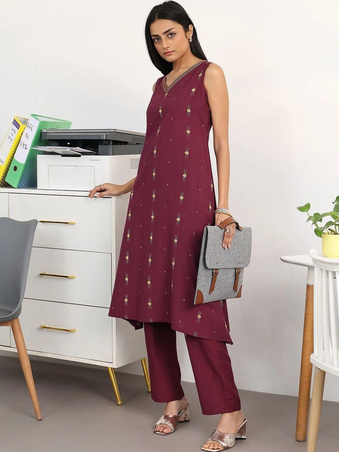 Women Ethnic Motifs Printed Regular Kurta with Trousers