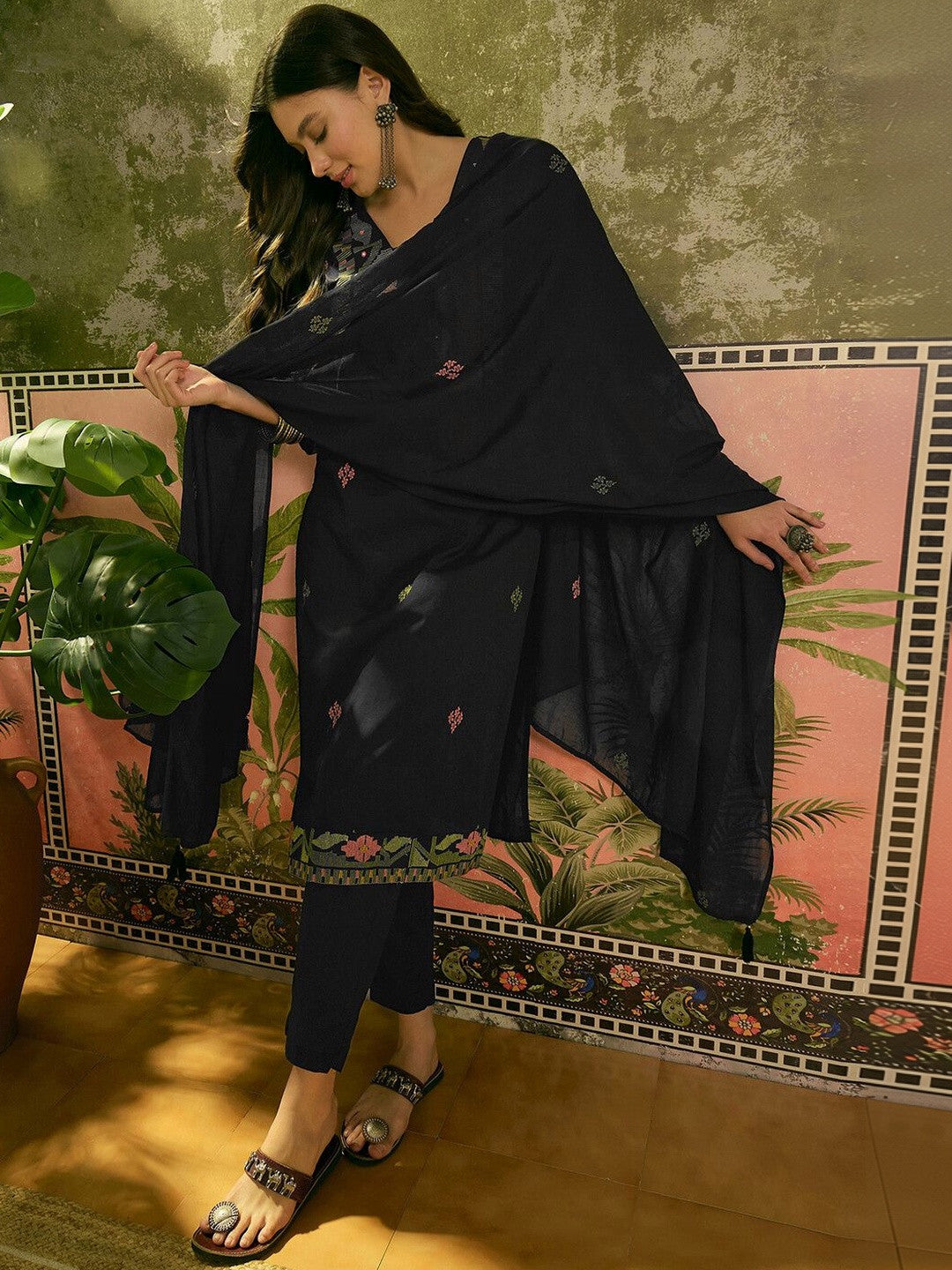 Dhiyona SN Embroidered V-Neck Kurta & Trousers with Dupatta