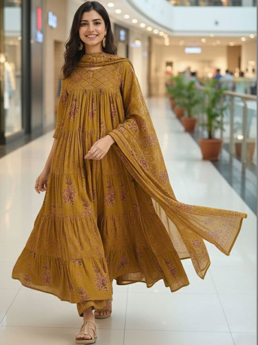 Dhiyona KL Women Floral Printed Tiered Kurta with Trousers & With Dupatta