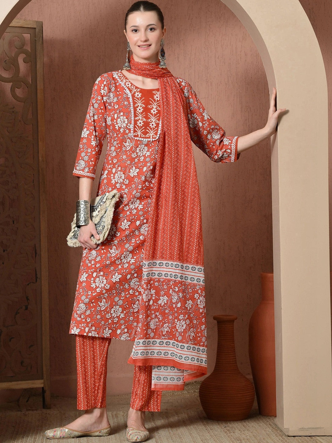 Women Floral Printed Regular Thread Work Pure Cotton Kurta with Trousers & With Dupatta