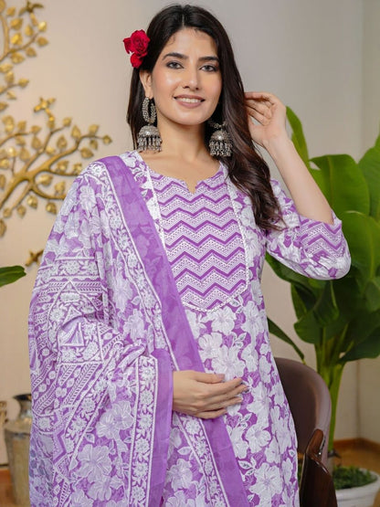 Dhiyona KL Women Floral Printed Regular Sequinned Pure Cotton Kurta with Trousers & With Dupatta