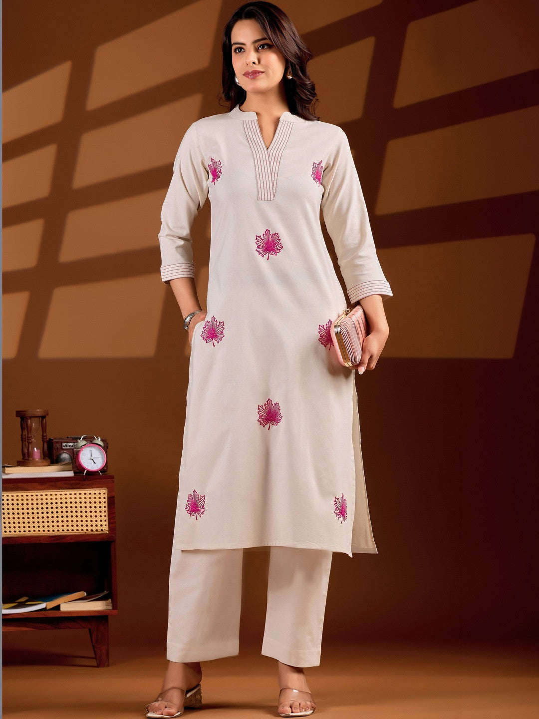 Women Floral Embroidered Regular Thread Work Pure Cotton Kurta with Trousers